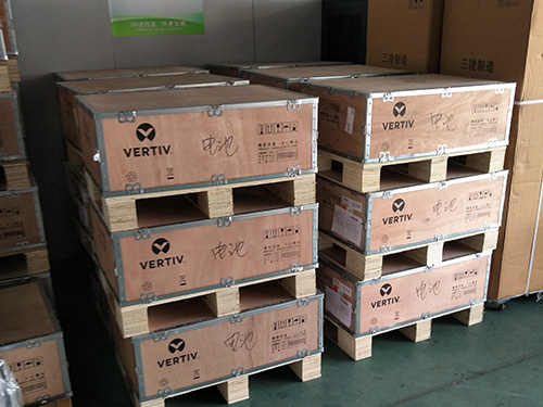 6套維諦16K機架式UPS配套